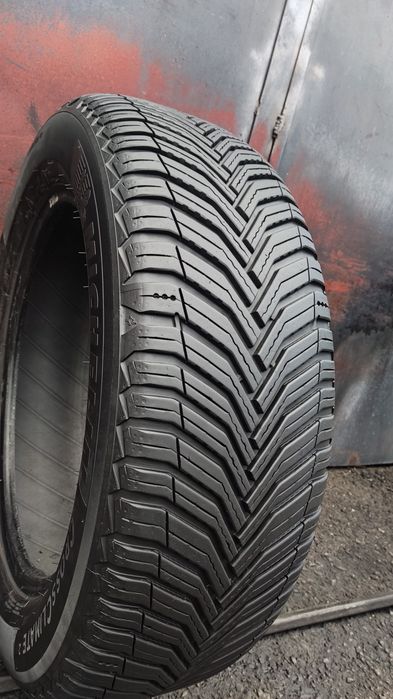 1броя всесезонна гума 215/60/17 Michelin Cross Climate 2
dot3123
6.87mm