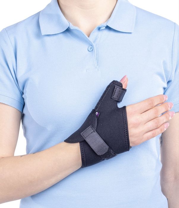 Vand orteza noua police în cutie