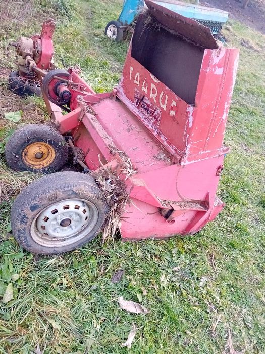 Vând tocătoare resturi vegetale