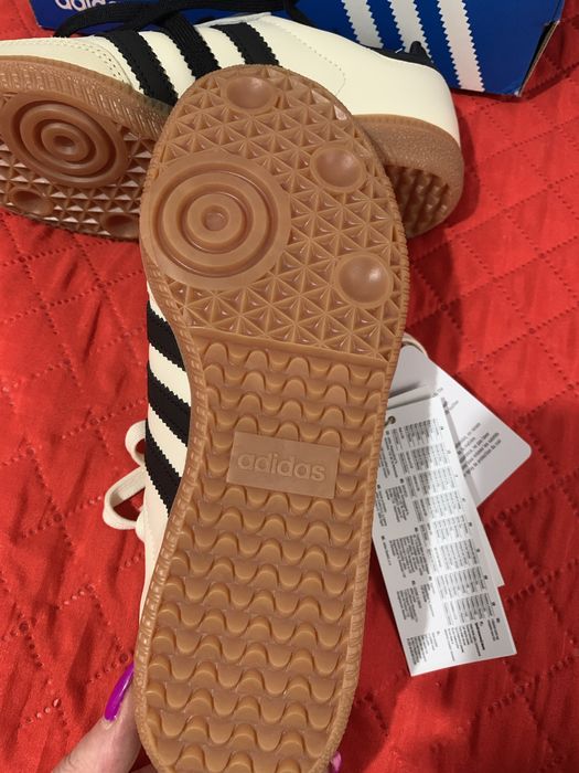 Adidas - model Samba