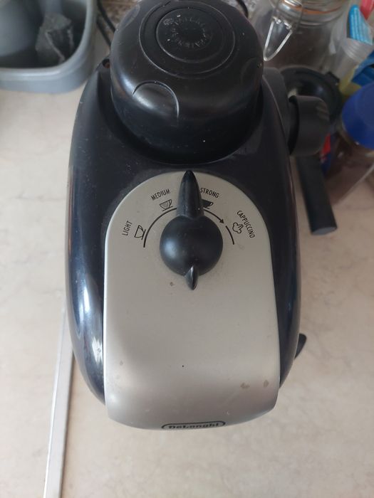 Кафемашина Delonghi Espresso Machine ec7.1, Мощност 800W, Резервоар 50