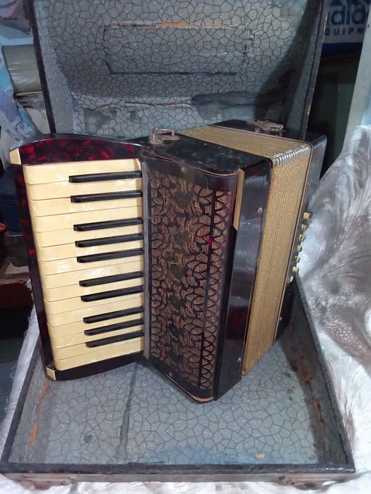 Продается Аккордеон
