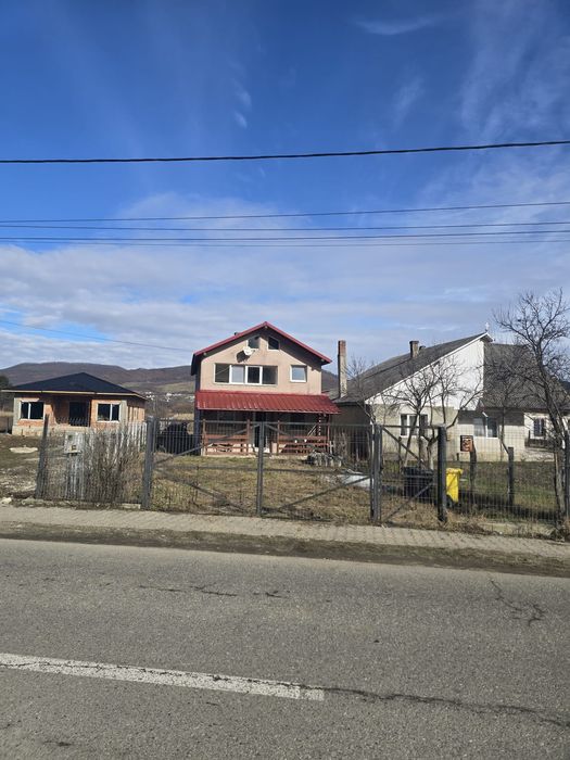 Casa de vanzare Saratel