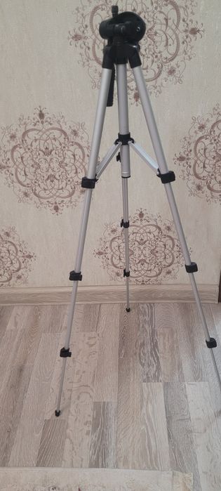 Продам новый штатив для камеры