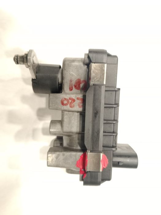 Актуатор,управление,моторче турбо Мерцедес 220cdi