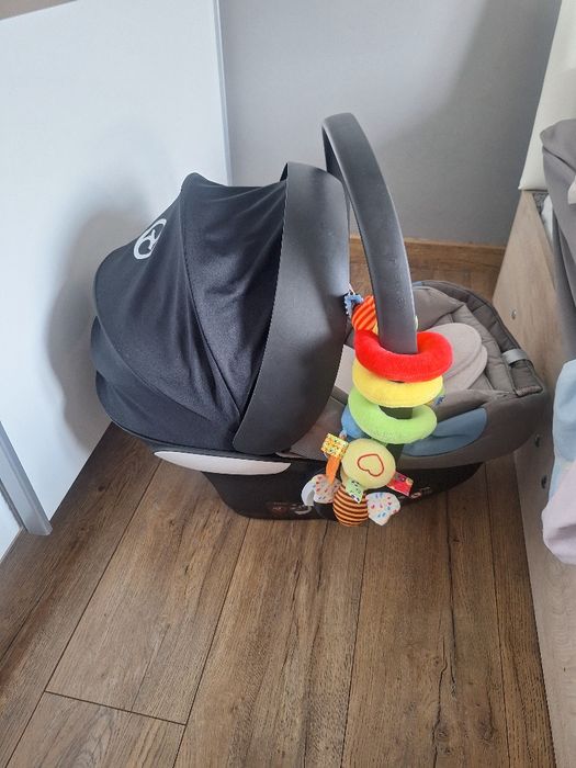 продавам кош за кола Cybex Aton B2 i-size + base One + адаптери