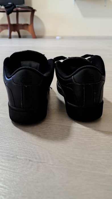 Продавам оригинални маратонки 28номер