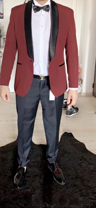 Sacou +camasa+papion+butoni