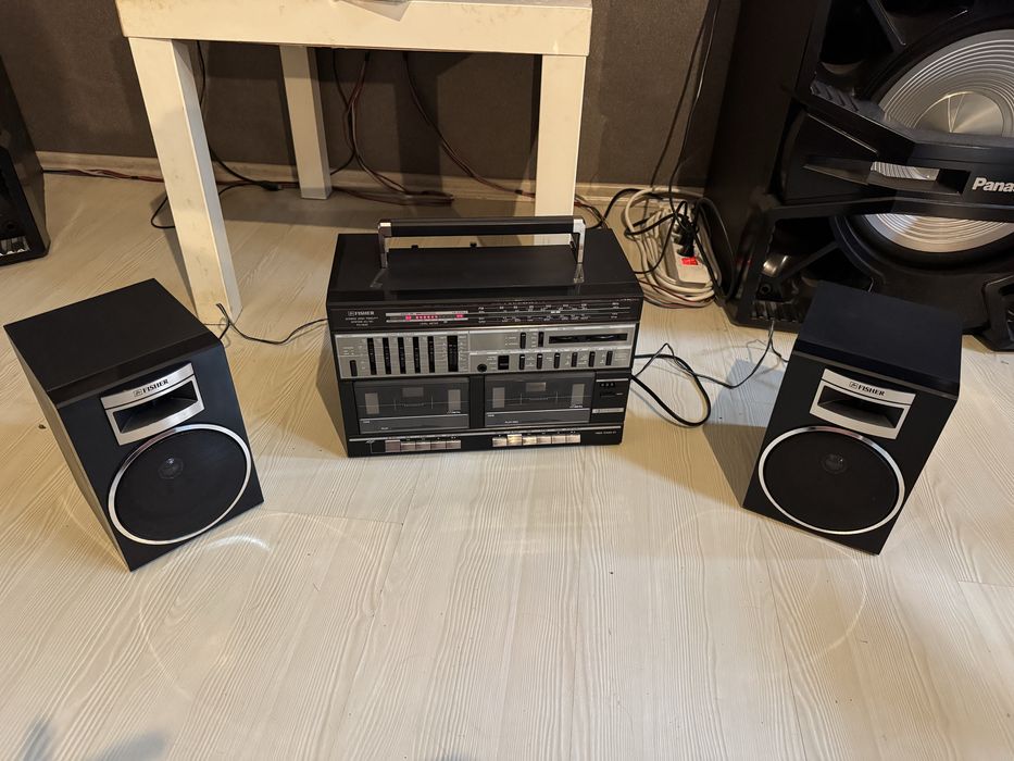 стар радио касетофон fisher sanyo