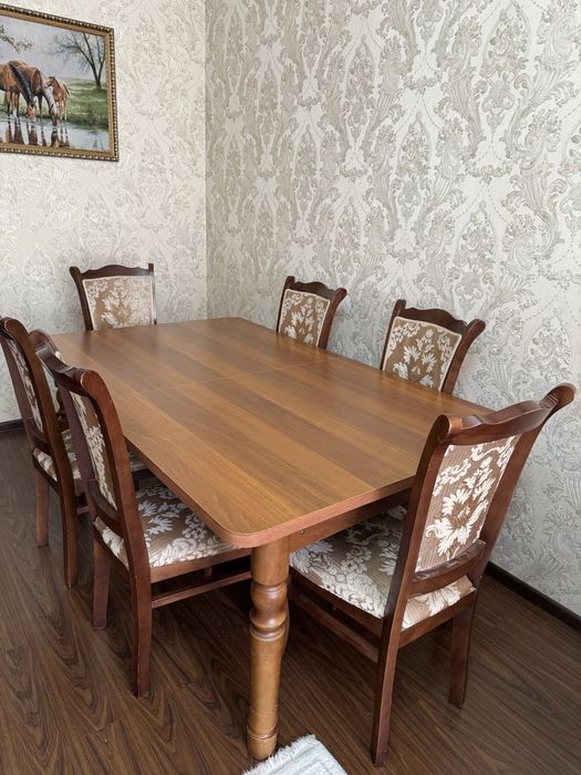 Продаётся Большой стол и 6 стульев