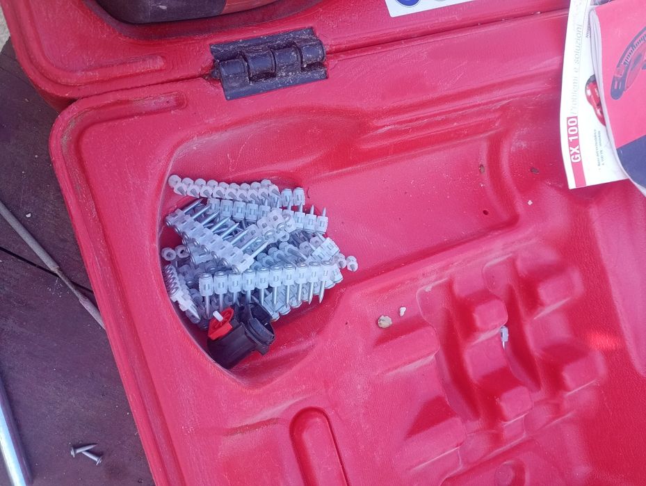 Pistol de fixat cuie în beton cu gaz  Hilti GX100