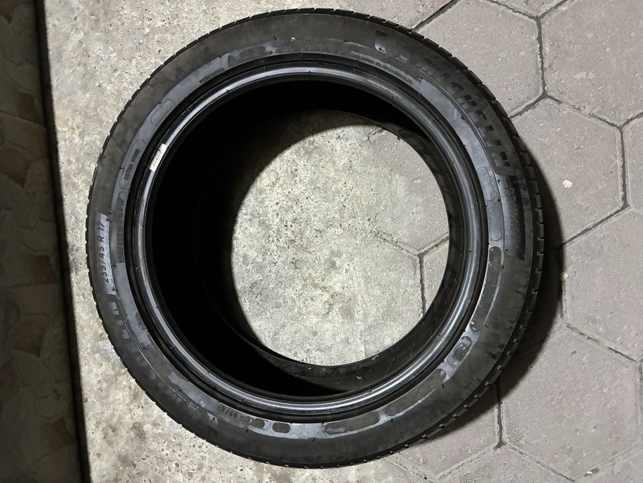 Пара летних резины 235/45/17