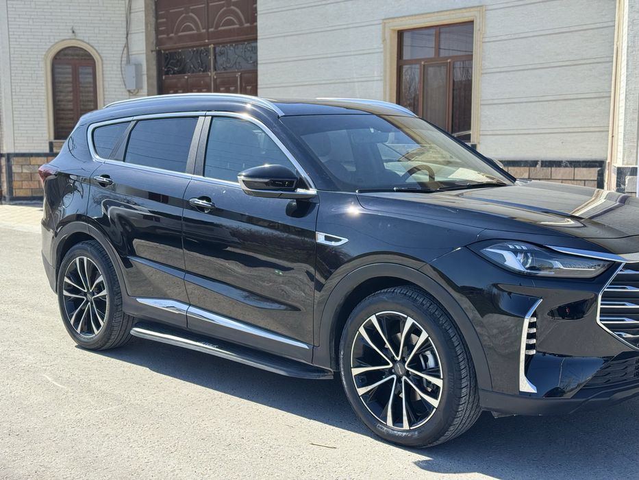 Jetour X70 plus срочна сотилади!