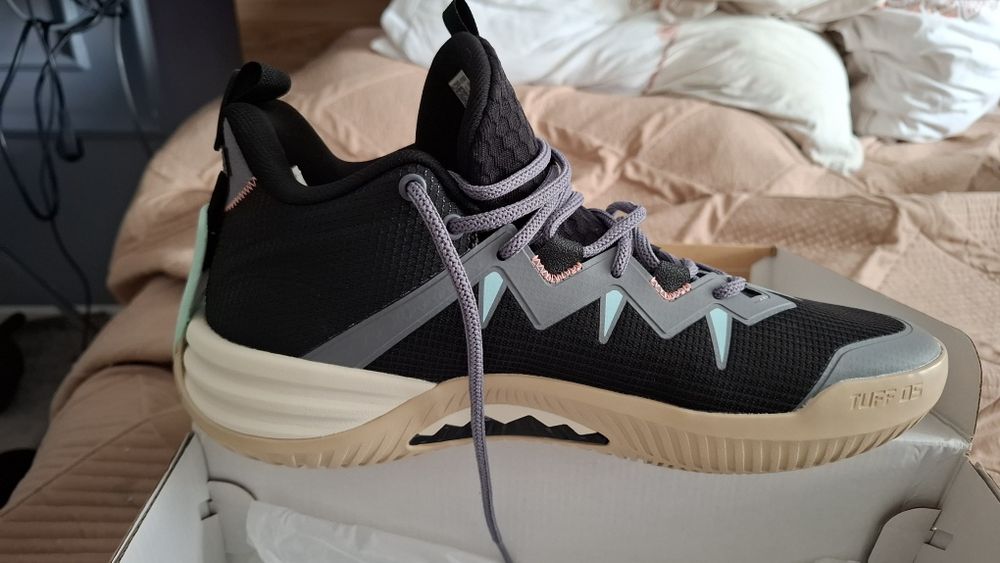 Li-ning баскетбольные кросовки 44размер