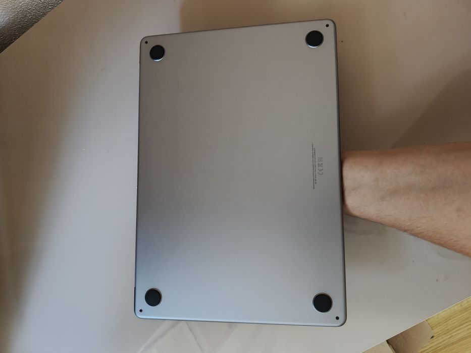 Macbook Air 15" M3 2024 1TB SSD 16GB RAM