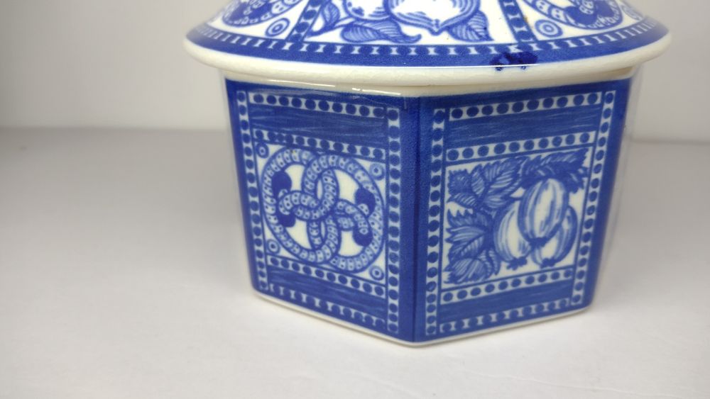 Винтидж керамична кутия за бисквитки 1914-1920