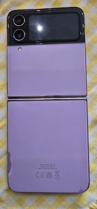 Samsung Galaxy flip 4