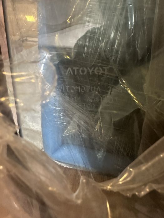 Стекло переднее левое Levin