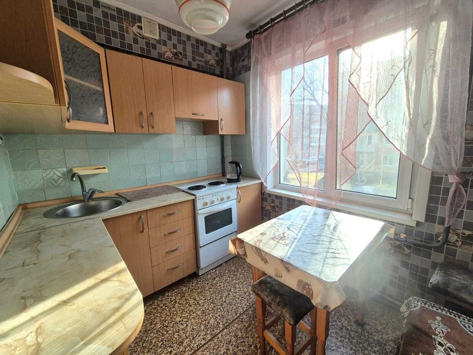 Продам 3к на 2 этаже возле школы №9