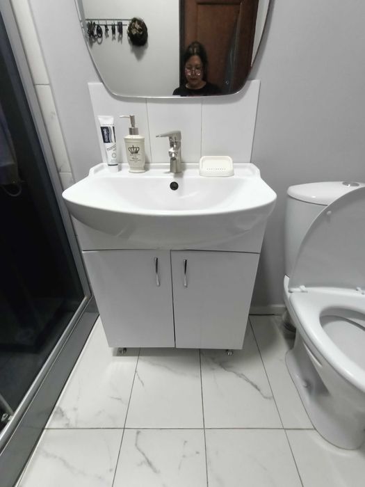 Продам тумбу с раковиной