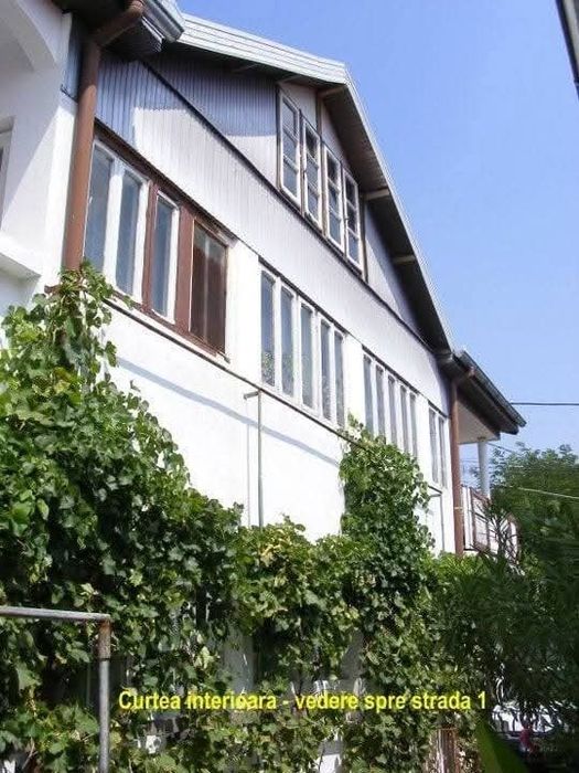 Vând casă tip vilă în Calafat