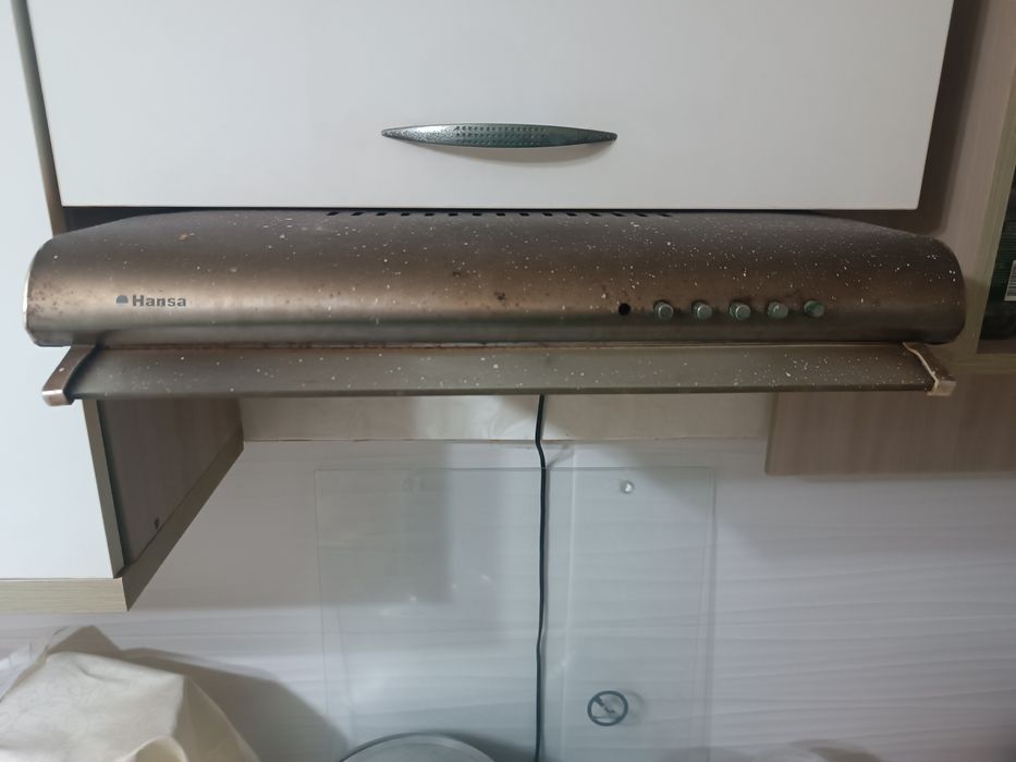 Вытяжка навесная