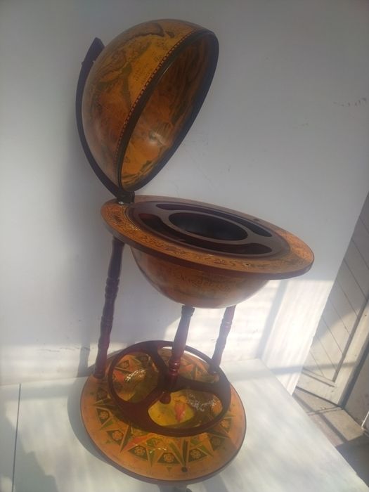 Глобус бар Tre Esse - Worlds, за шишета и чаши за алкохол 
Размери: 55