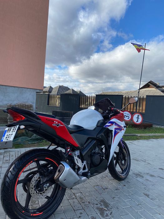 Vând Honda Cbr 125R A1 sau schimb cu cross suzuki rmz 250/450
