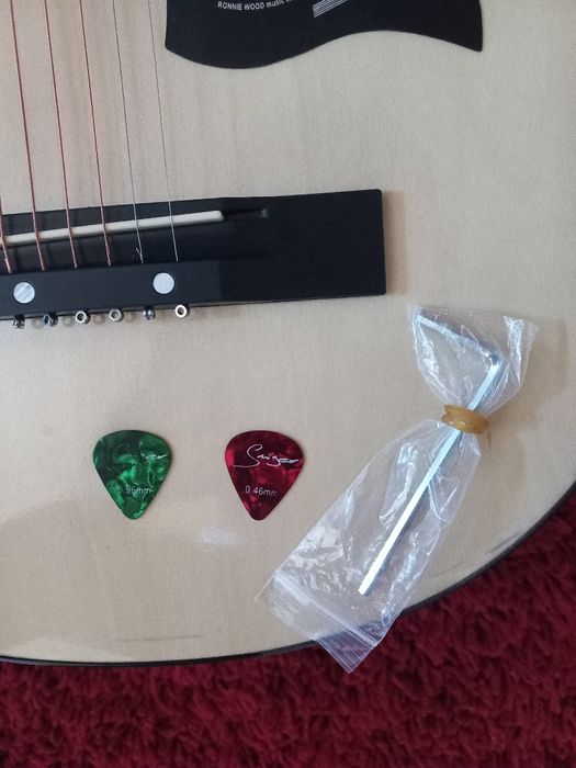 Акустические гитара