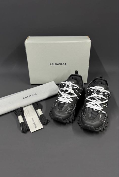 Vand Balenciaga Track Negri cu Alb / Black and White marimea 44