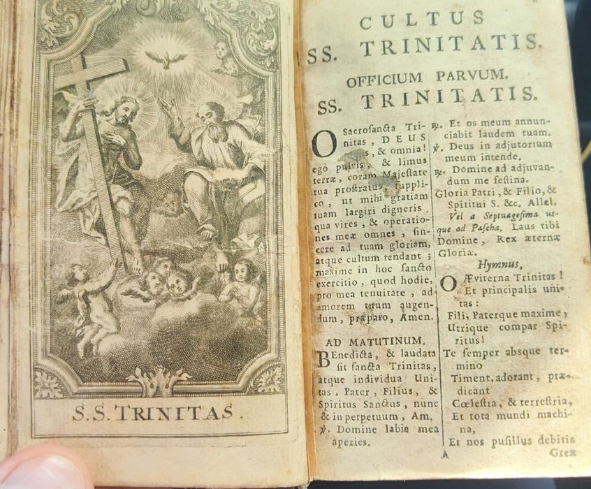 Biblia veche de  200 de ani în latină 1832-1835