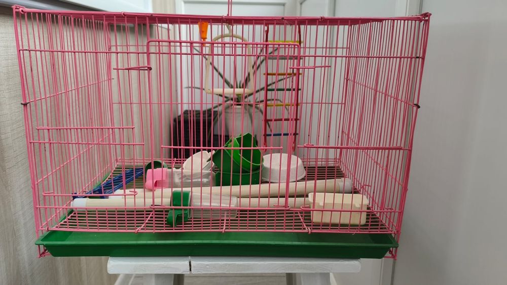 Продам клетку для попугаев.