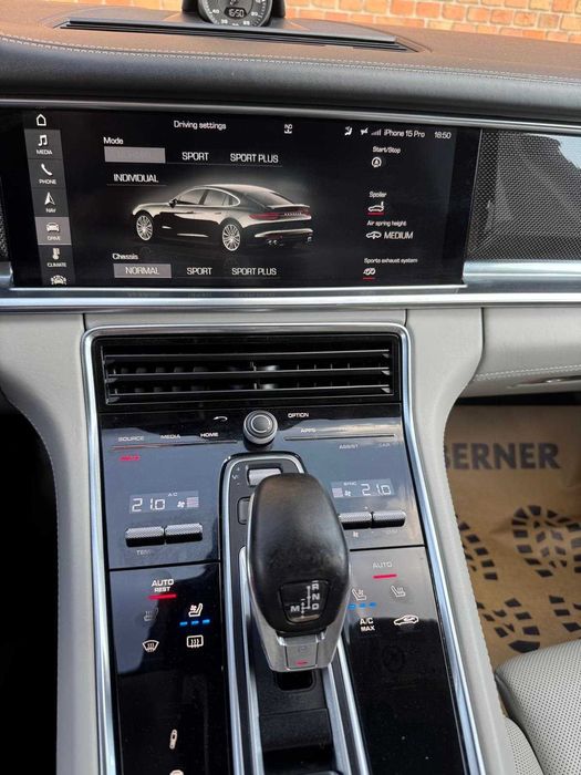 Porsche Panamera 4S - GARANTIE !!!