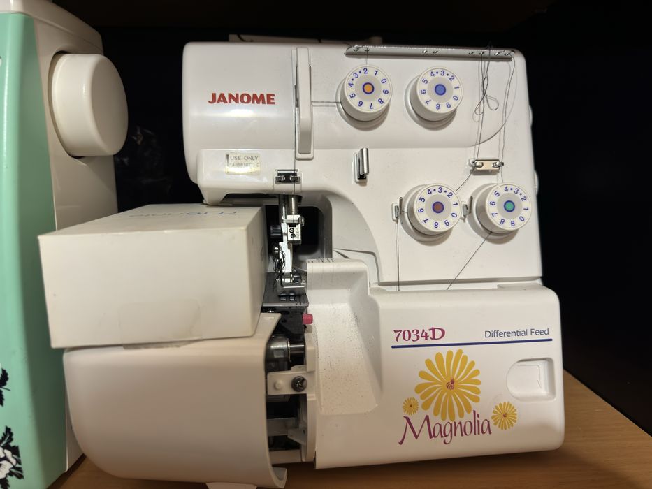 Швейная машинка и оверлог