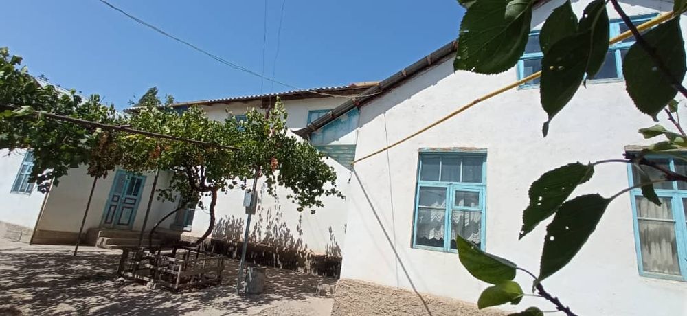 Дом в Чарваке жилой дом
