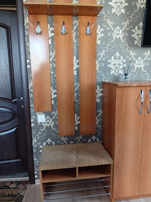 Вешалка с обувницей