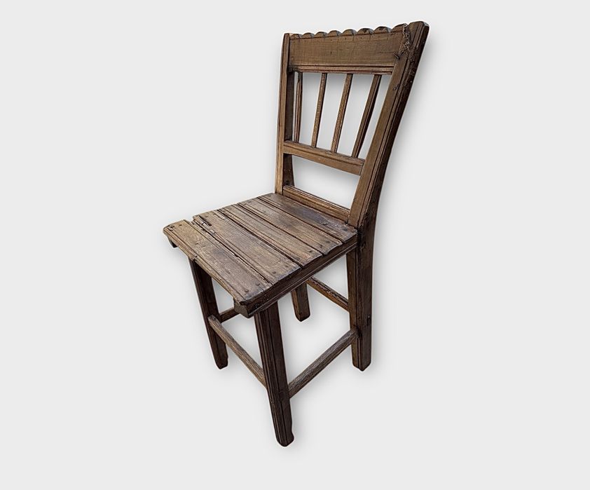 Scaun taranesc cu spatar patina afumata