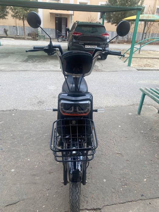 Elektron skuter  (moped)