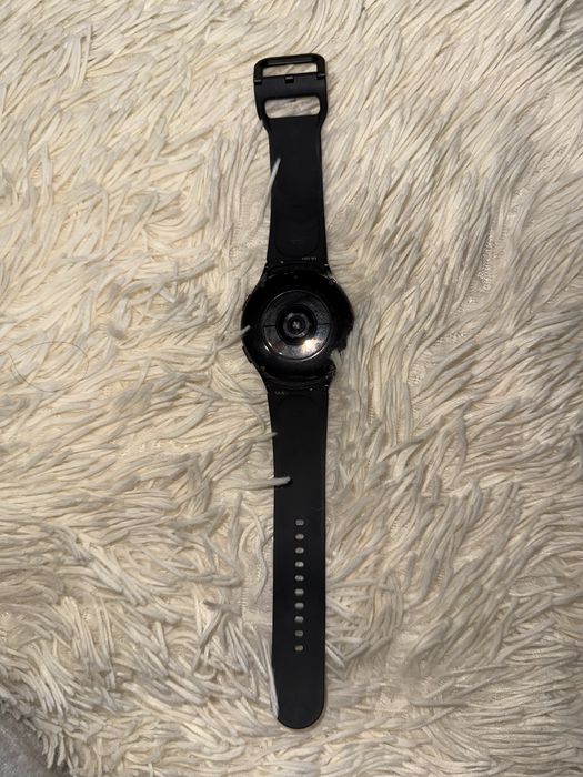 Смарт-часы Samsung Galaxy Watch 4