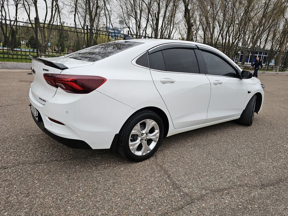 Срочно продается Chevrolet onix Premier 2 Turbo AT PLUS wo C68