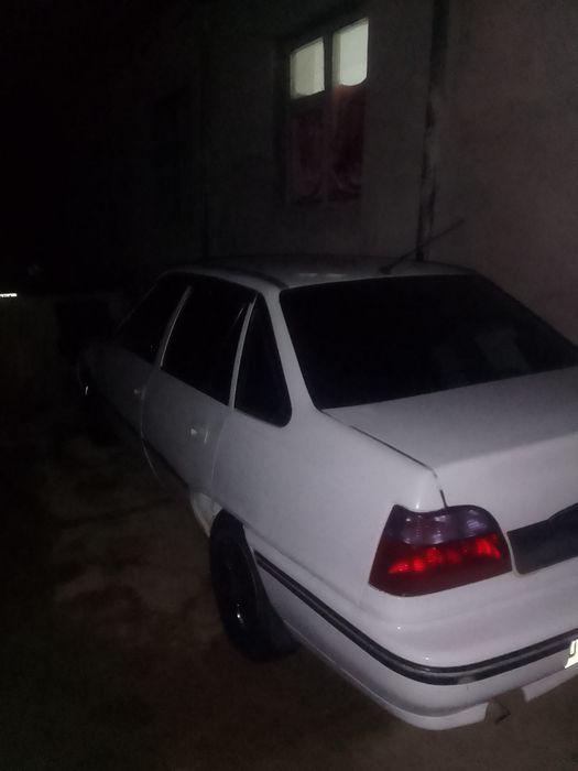 Нексия 1 сотилади