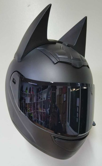 Мотошлем мужской.