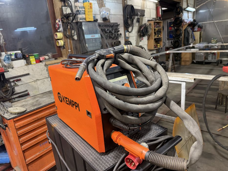 Kemppi mig 250 amperi.