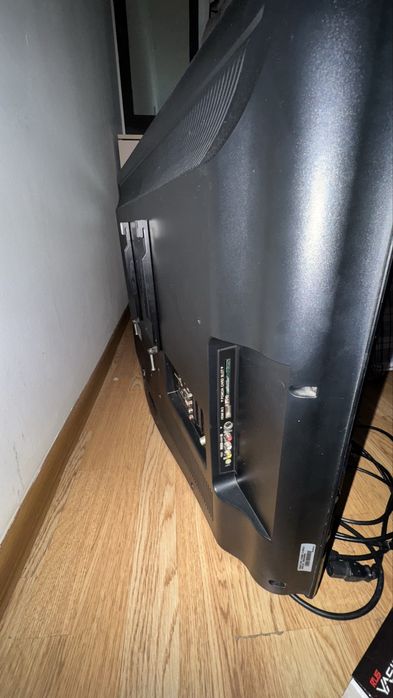 Продам Телевизор с полный комплектом