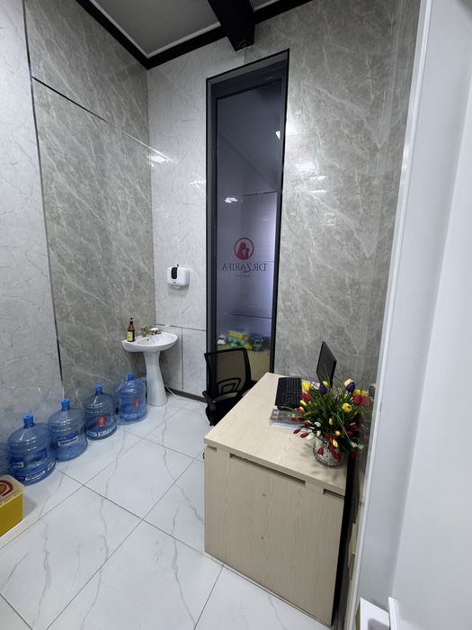 Klinika uchun xona arendaga 15 kv metrlik joy 1 ta xona