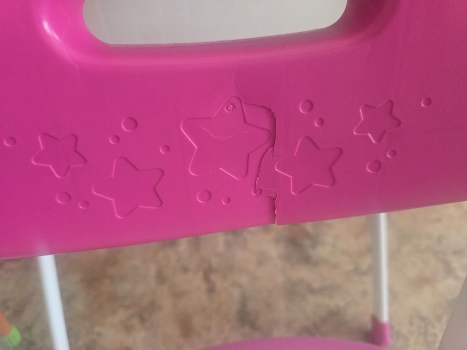 Продам стол со стульчиком для девочек