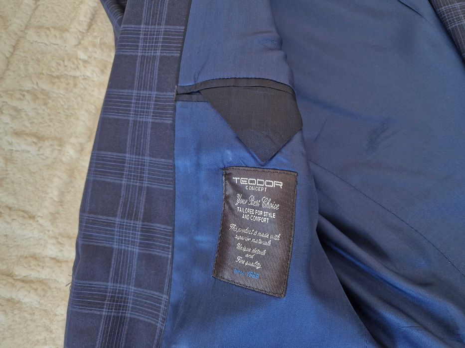 Мъжки костюм TEODOR