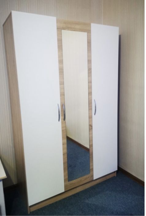 Шкаф для одежды с зеркалом / 3-х дверный