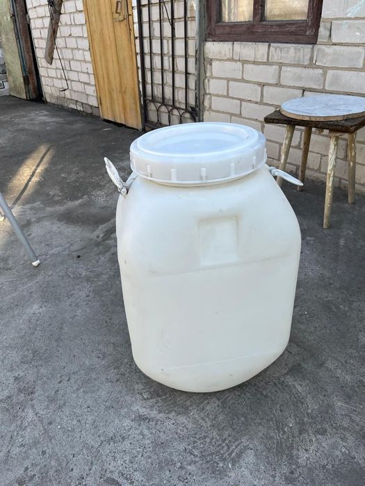 Продается бочка пластмассовый