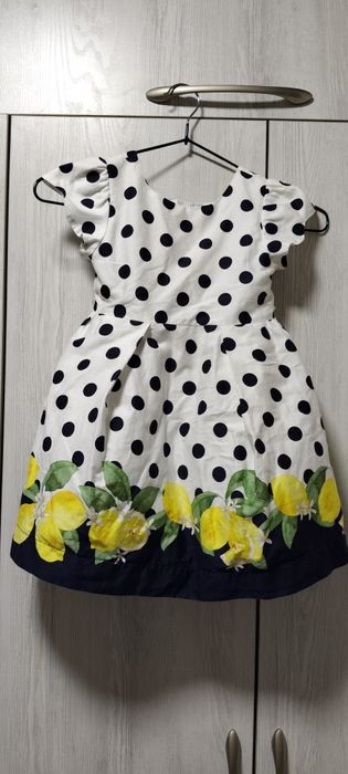 Фирменные вещи на девочку 4-5 лет.